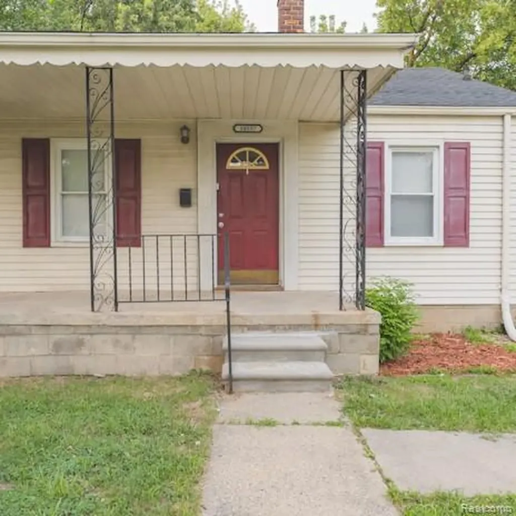 18557 Kenosha Street Harper Woods City MI 48225