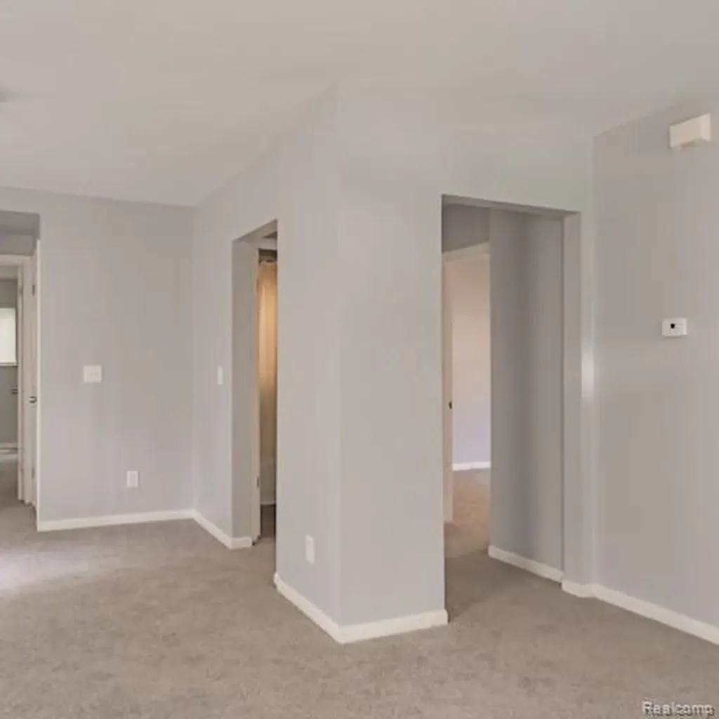 18557 Kenosha Street Harper Woods City MI 48225