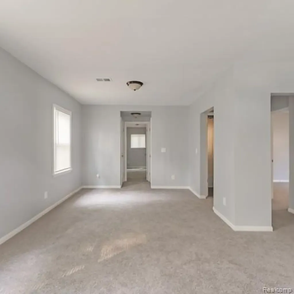 18557 Kenosha Street Harper Woods City MI 48225