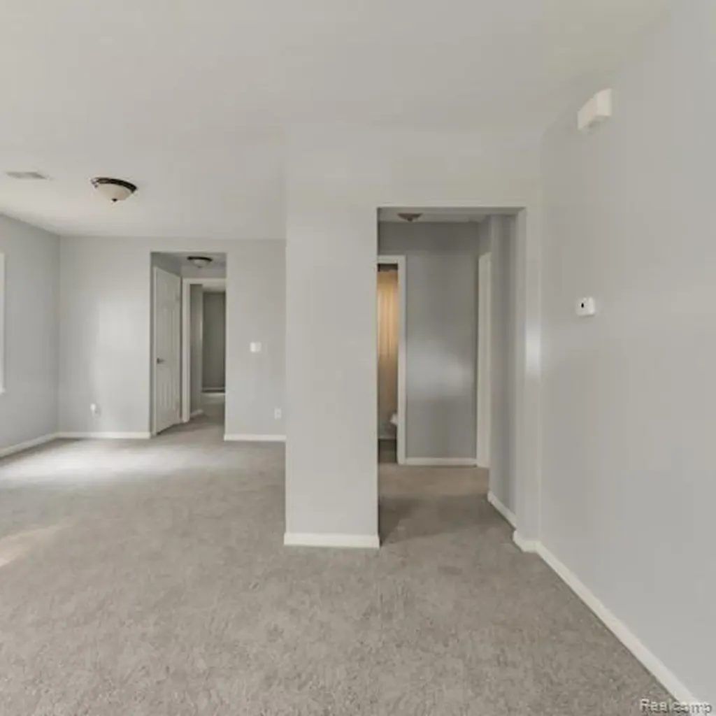 18557 Kenosha Street Harper Woods City MI 48225
