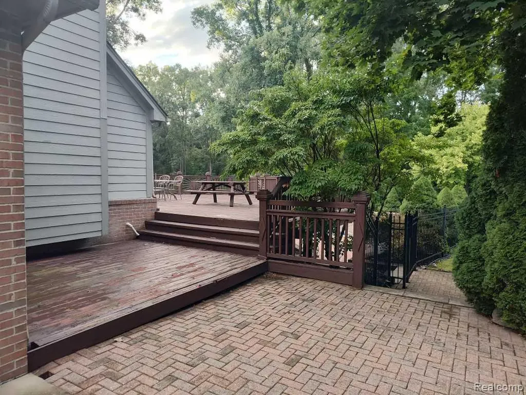 1339 Pond Bluff Way Brighton City MI 48114