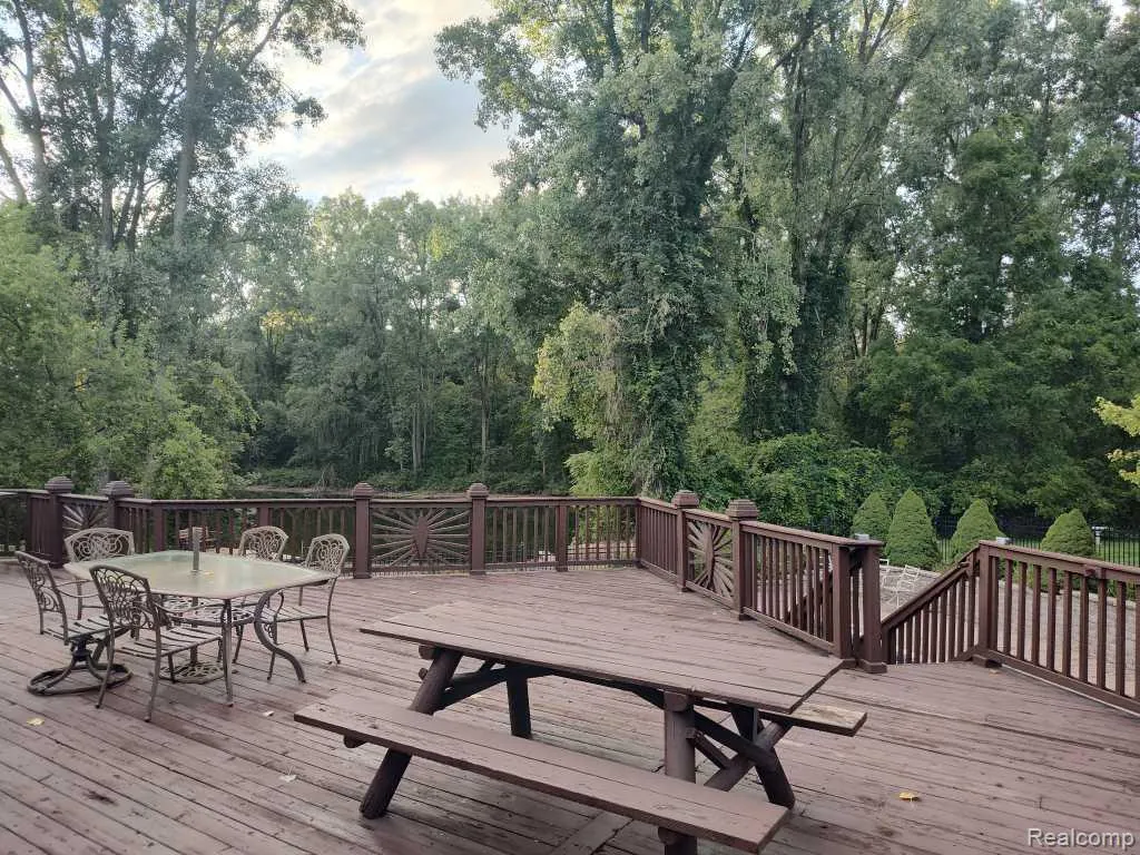 1339 Pond Bluff Way Brighton City MI 48114