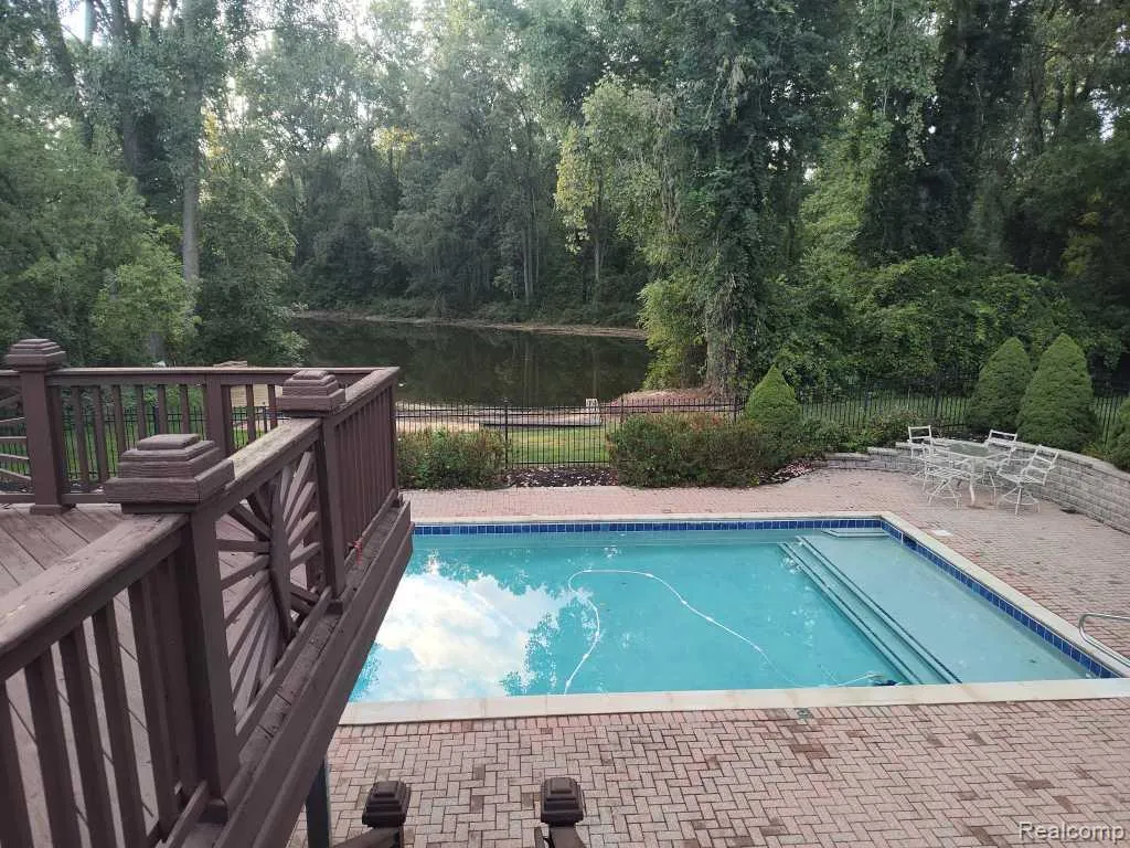 1339 Pond Bluff Way Brighton City MI 48114