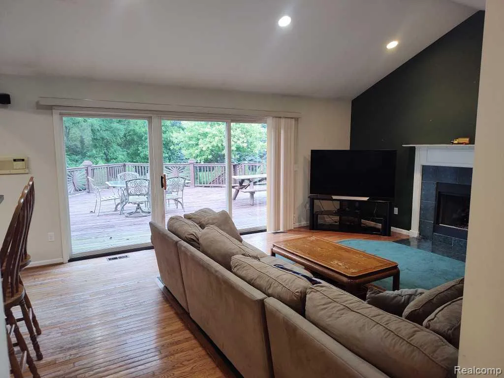 1339 Pond Bluff Way Brighton City MI 48114