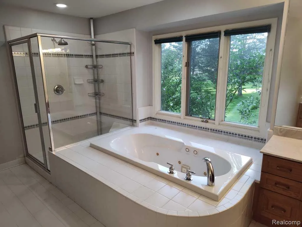 1339 Pond Bluff Way Brighton City MI 48114