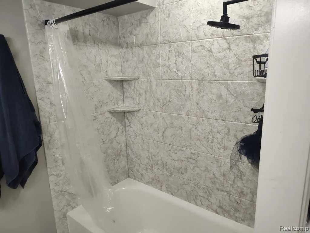 1339 Pond Bluff Way Brighton City MI 48114