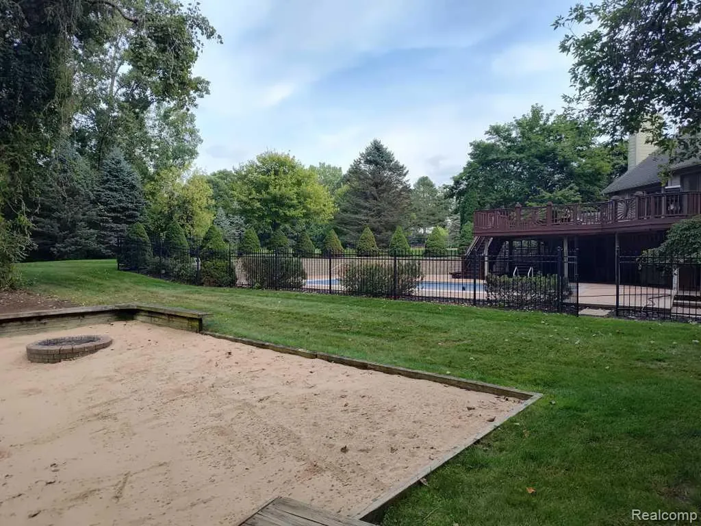 1339 Pond Bluff Way Brighton City MI 48114