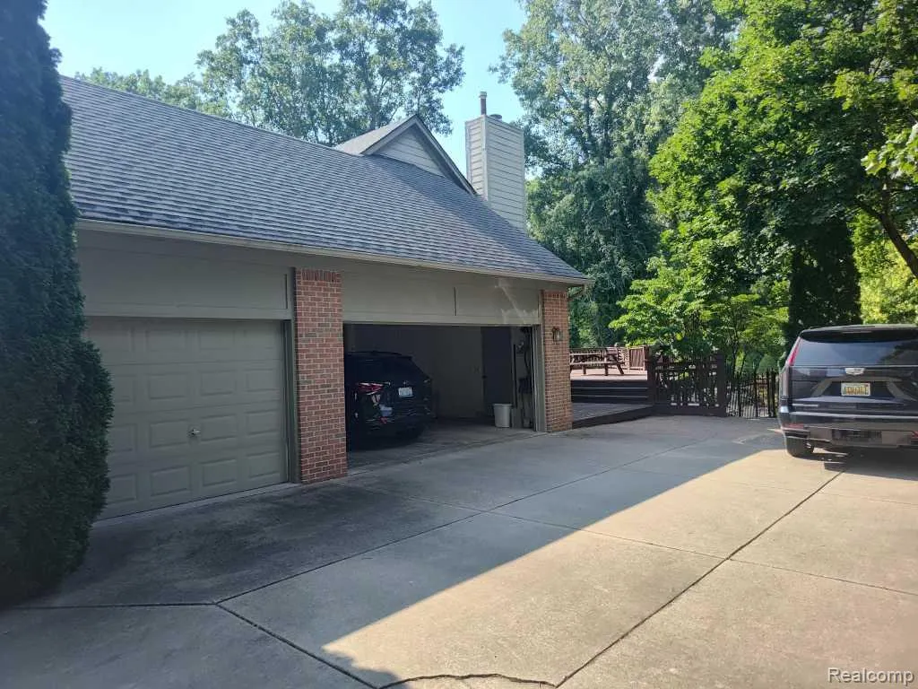 1339 Pond Bluff Way Brighton City MI 48114