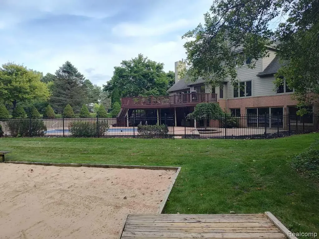 1339 Pond Bluff Way Brighton City MI 48114