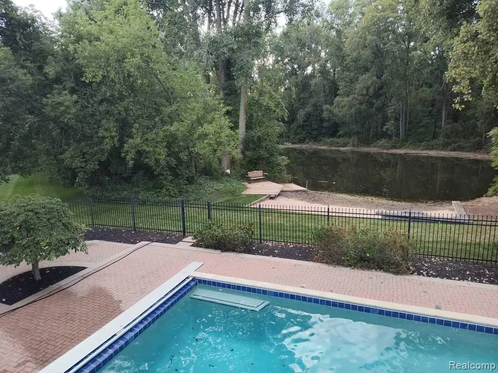 1339 Pond Bluff Way Brighton City MI 48114