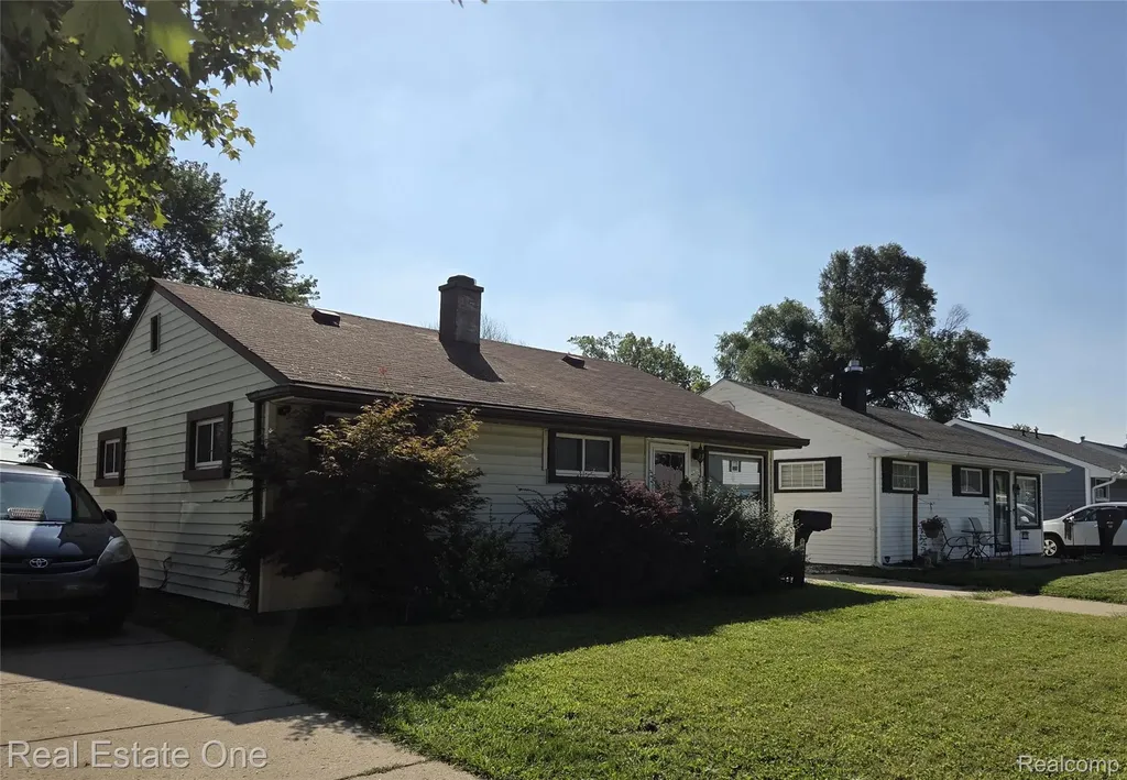8279 Elm Street Taylor City MI 48180
