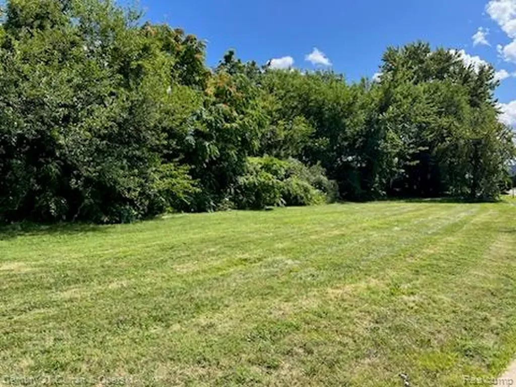 35757 E Michigan Avenue Wayne City MI 48184