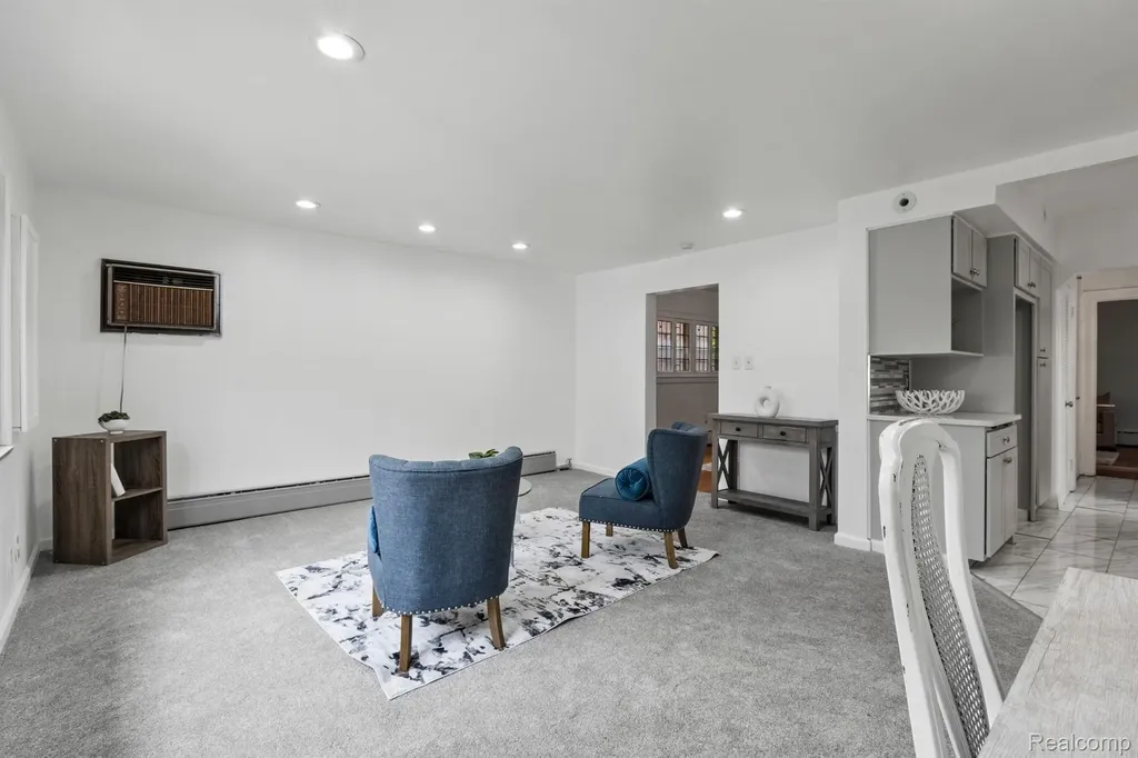 18030 Santa Barbara Drive Detroit City MI 48221