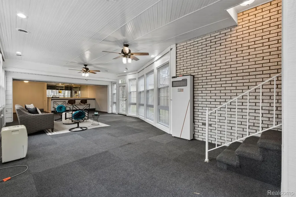 18030 Santa Barbara Drive Detroit City MI 48221