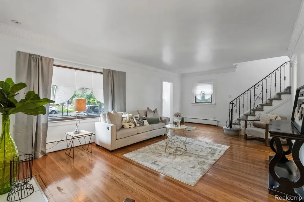 18030 Santa Barbara Drive Detroit City MI 48221