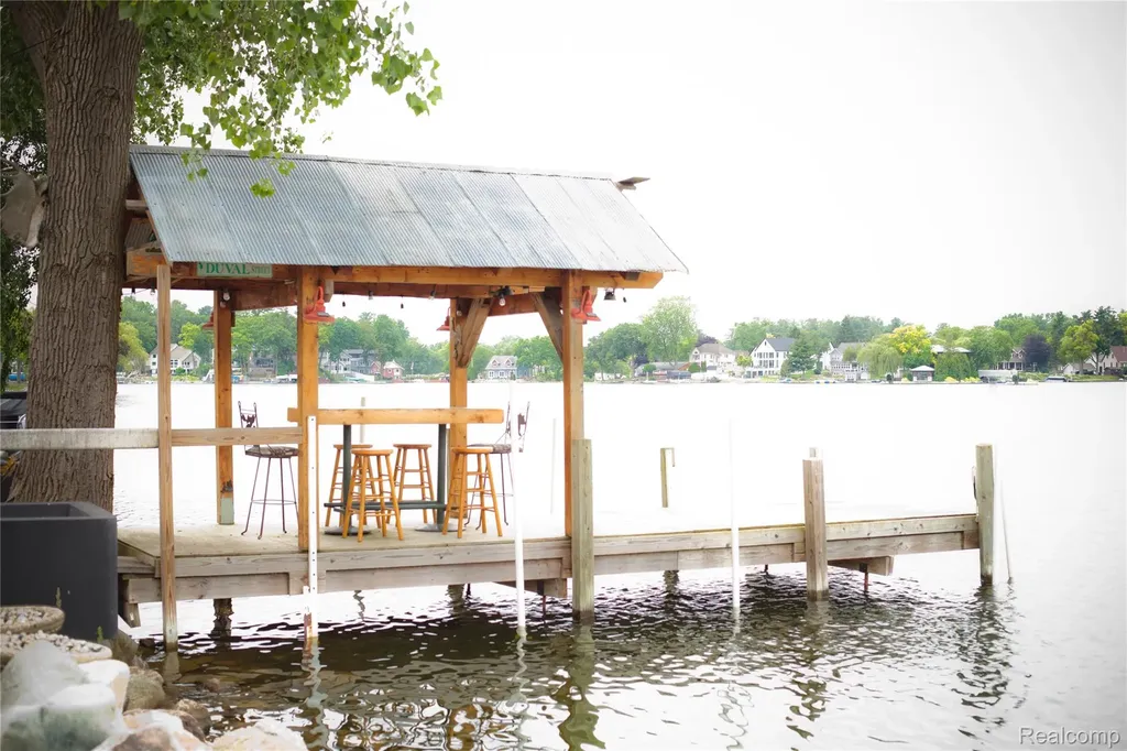 599 Westpointe Court Lake Orion Village MI 48362