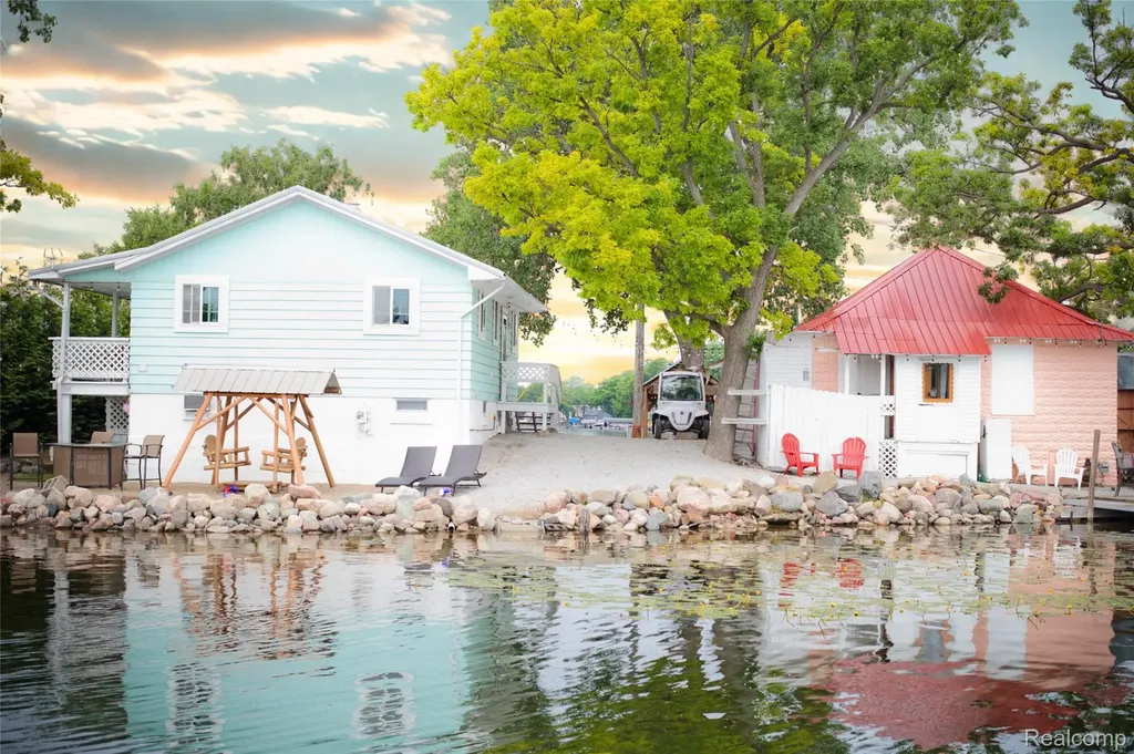 599 Westpointe Court Lake Orion Village MI 48362