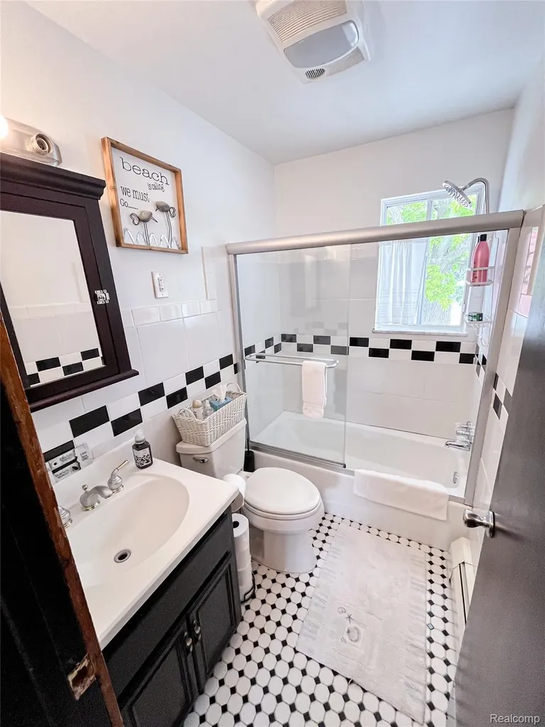 599 Westpointe Court Lake Orion Village MI 48362