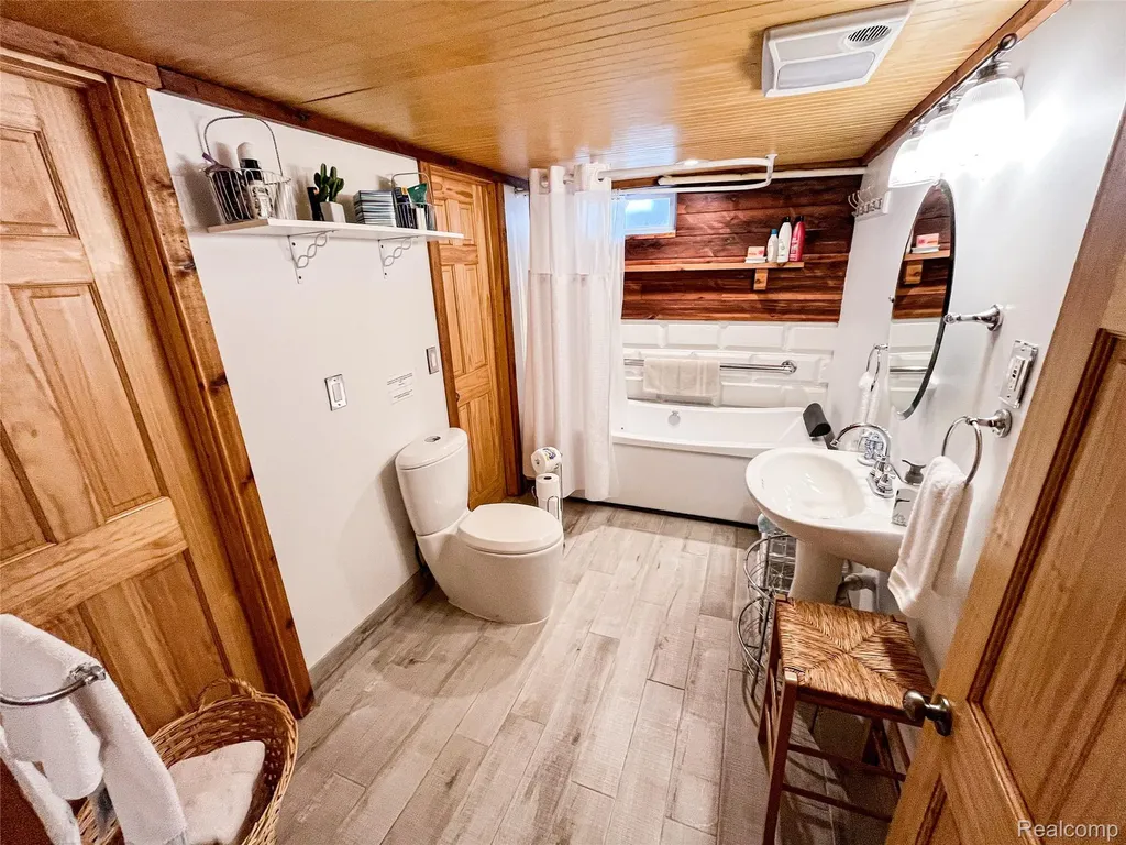 599 Westpointe Court Lake Orion Village MI 48362
