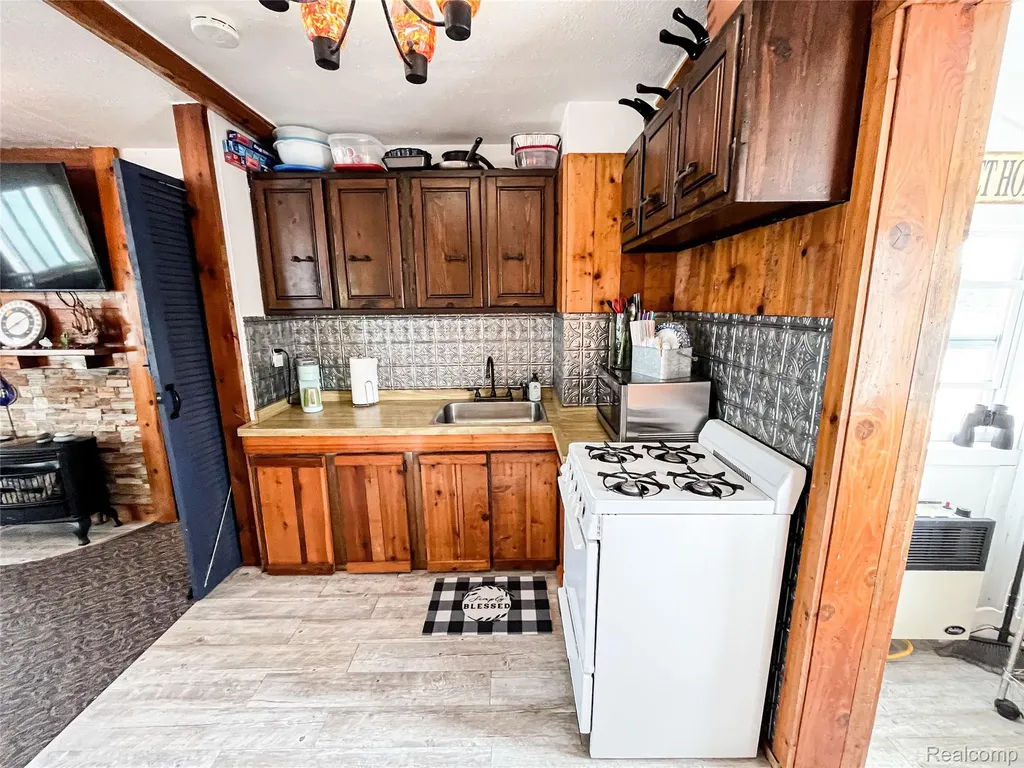 599 Westpointe Court Lake Orion Village MI 48362