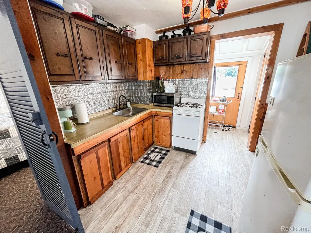 599 Westpointe Court Lake Orion Village MI 48362