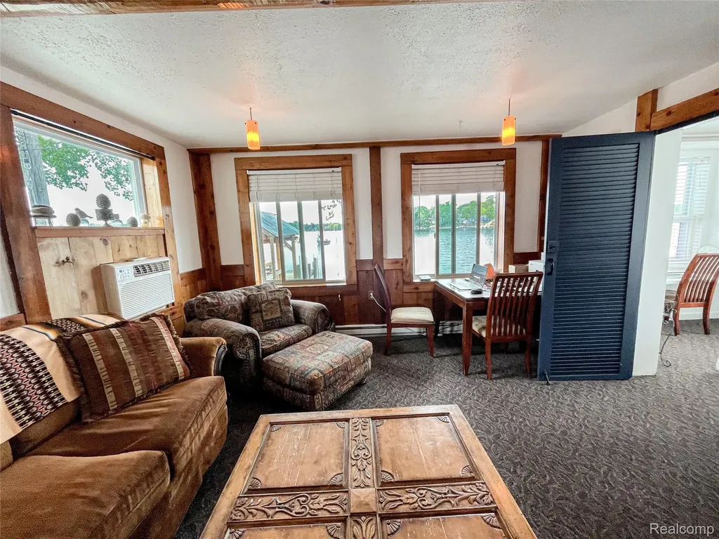 599 Westpointe Court Lake Orion Village MI 48362