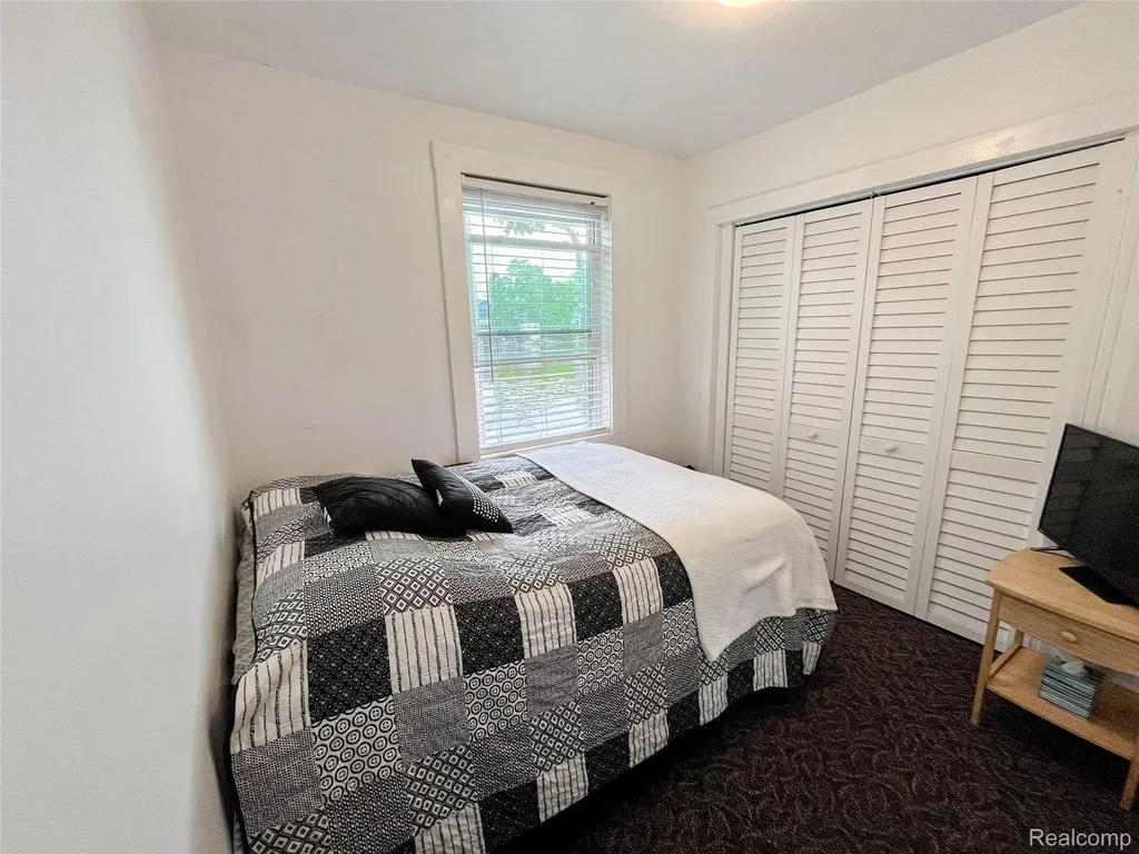 599 Westpointe Court Lake Orion Village MI 48362