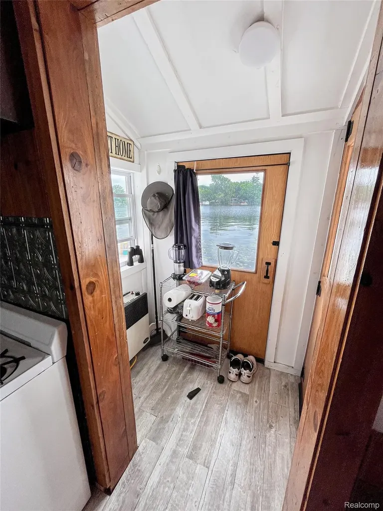 599 Westpointe Court Lake Orion Village MI 48362