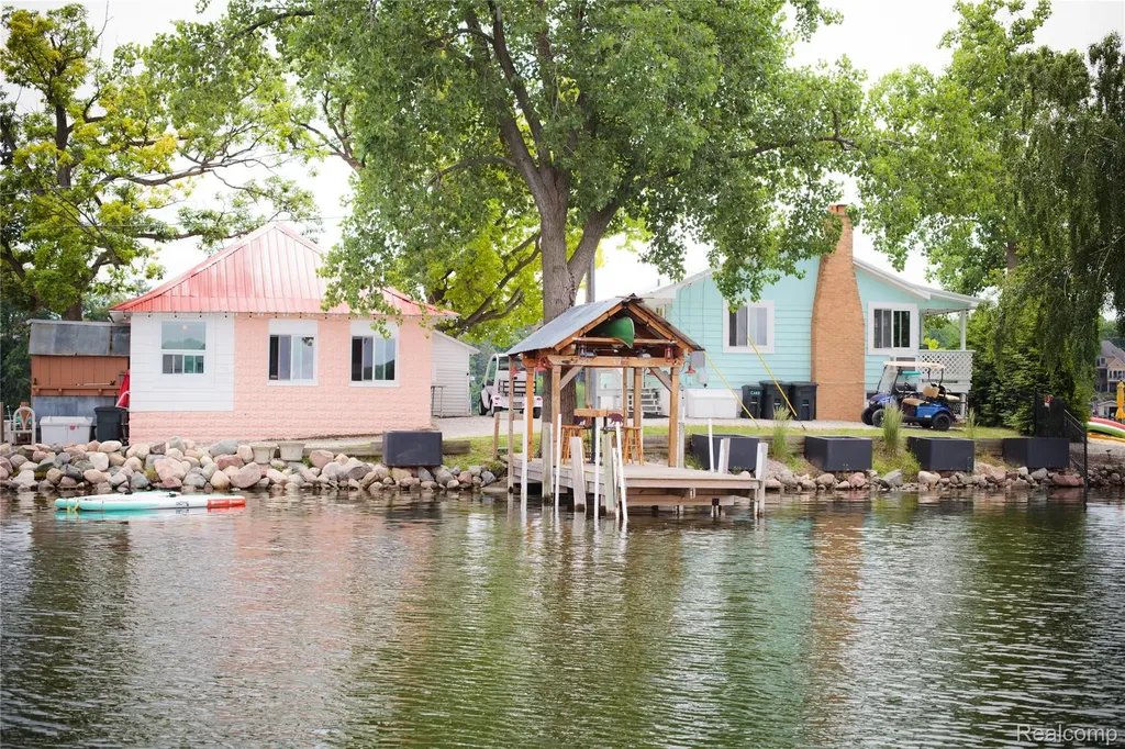 599 Westpointe Court Lake Orion Village MI 48362