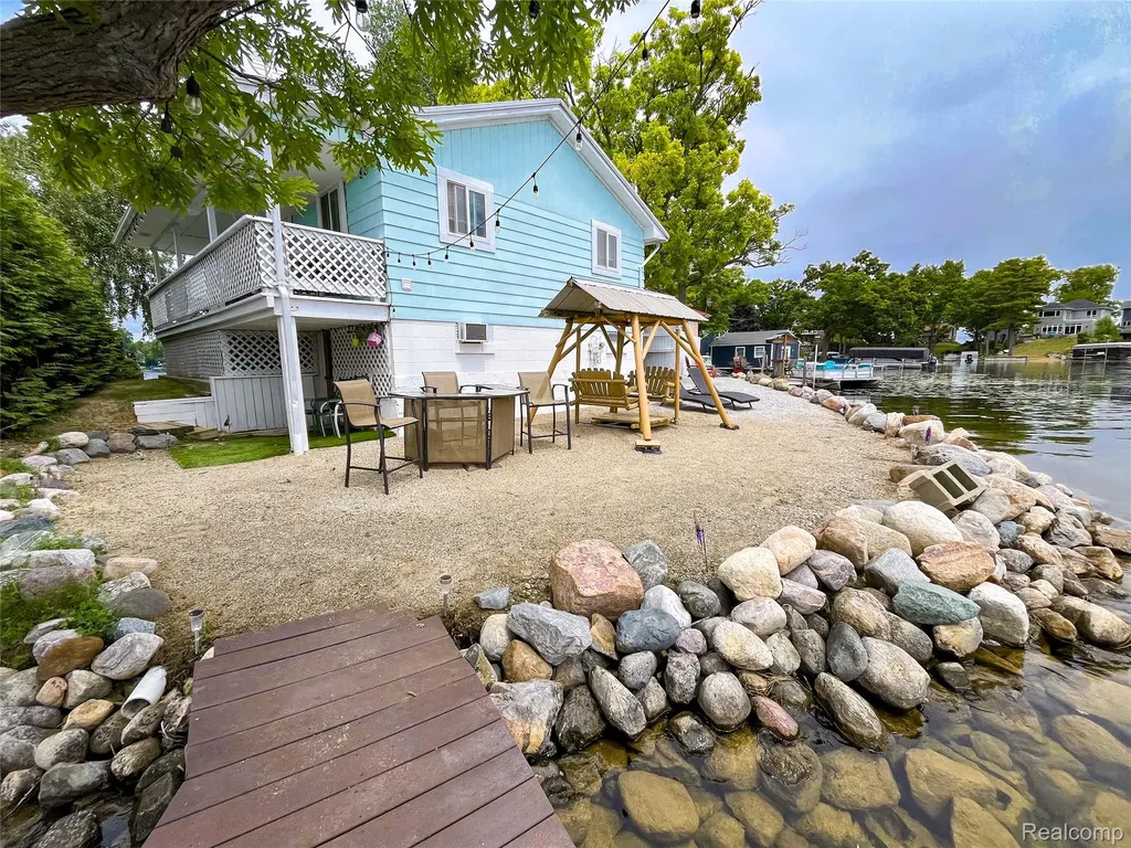599 Westpointe Court Lake Orion Village MI 48362