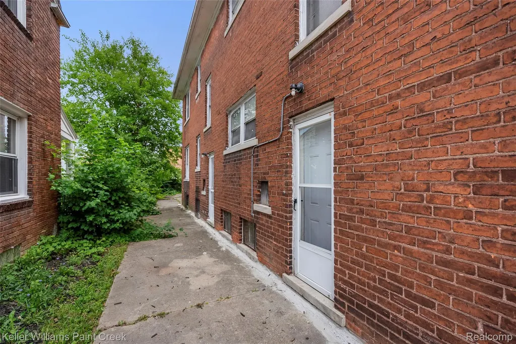 5752 Chatsworth Street Detroit City MI 48224