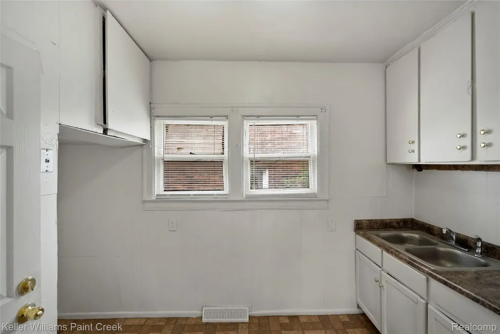 5752 Chatsworth Street Detroit City MI 48224