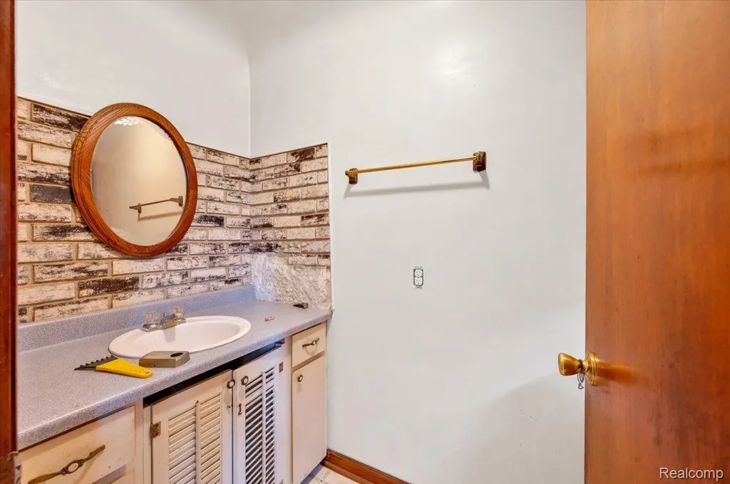 5416 Sandy Lane Oregon Township MI 48421
