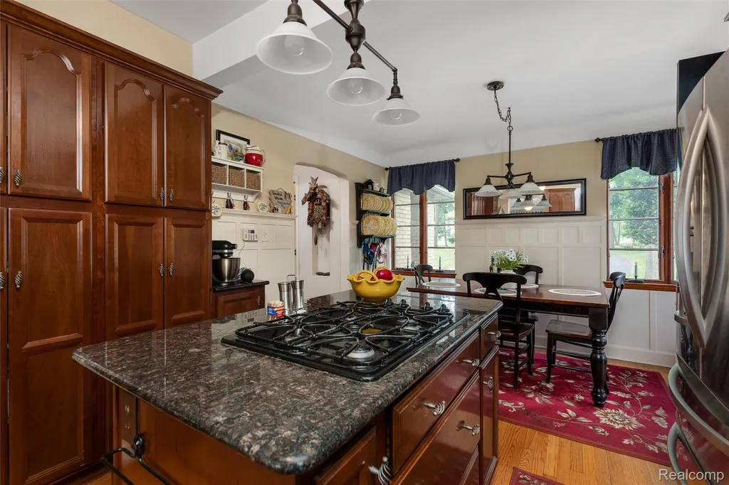 21071 Thorofare Road Grosse Ile Township MI 48138
