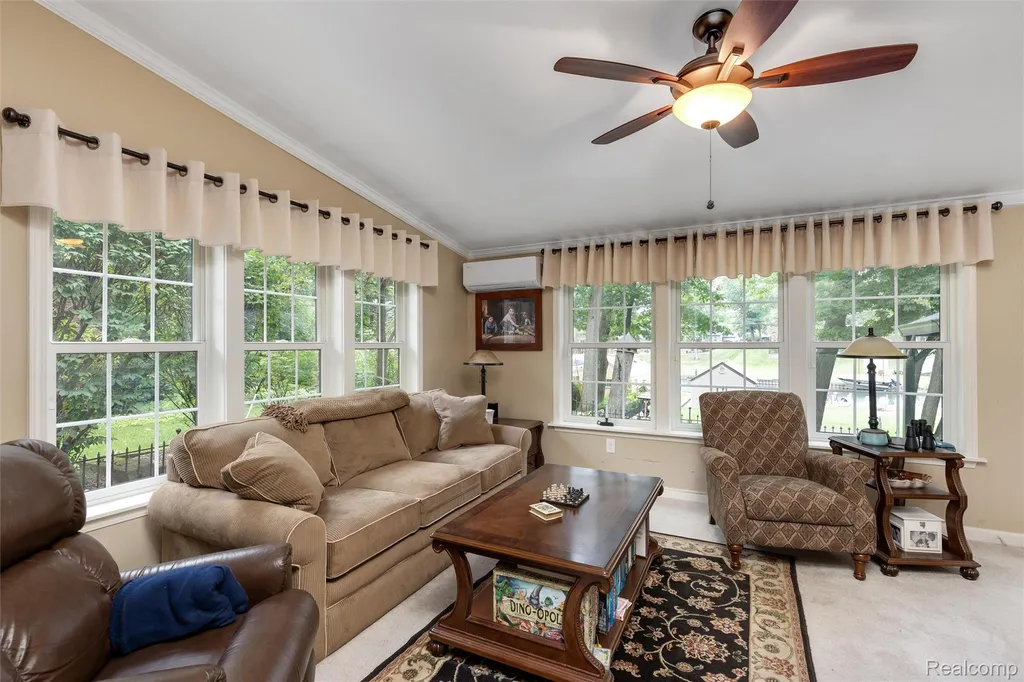 21071 Thorofare Road Grosse Ile Township MI 48138