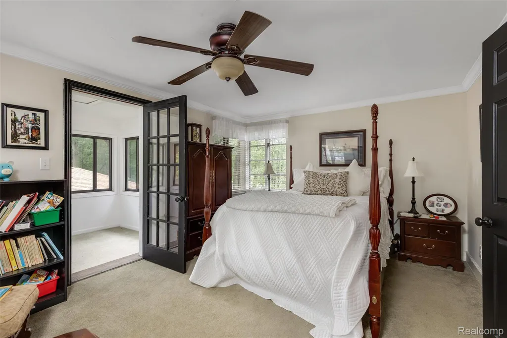 21071 Thorofare Road Grosse Ile Township MI 48138