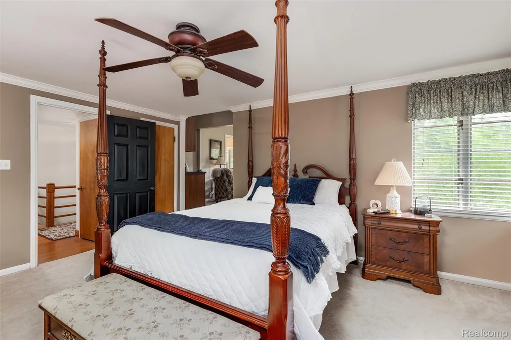 21071 Thorofare Road Grosse Ile Township MI 48138