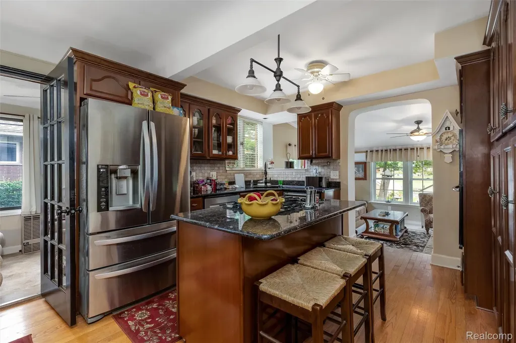 21071 Thorofare Road Grosse Ile Township MI 48138