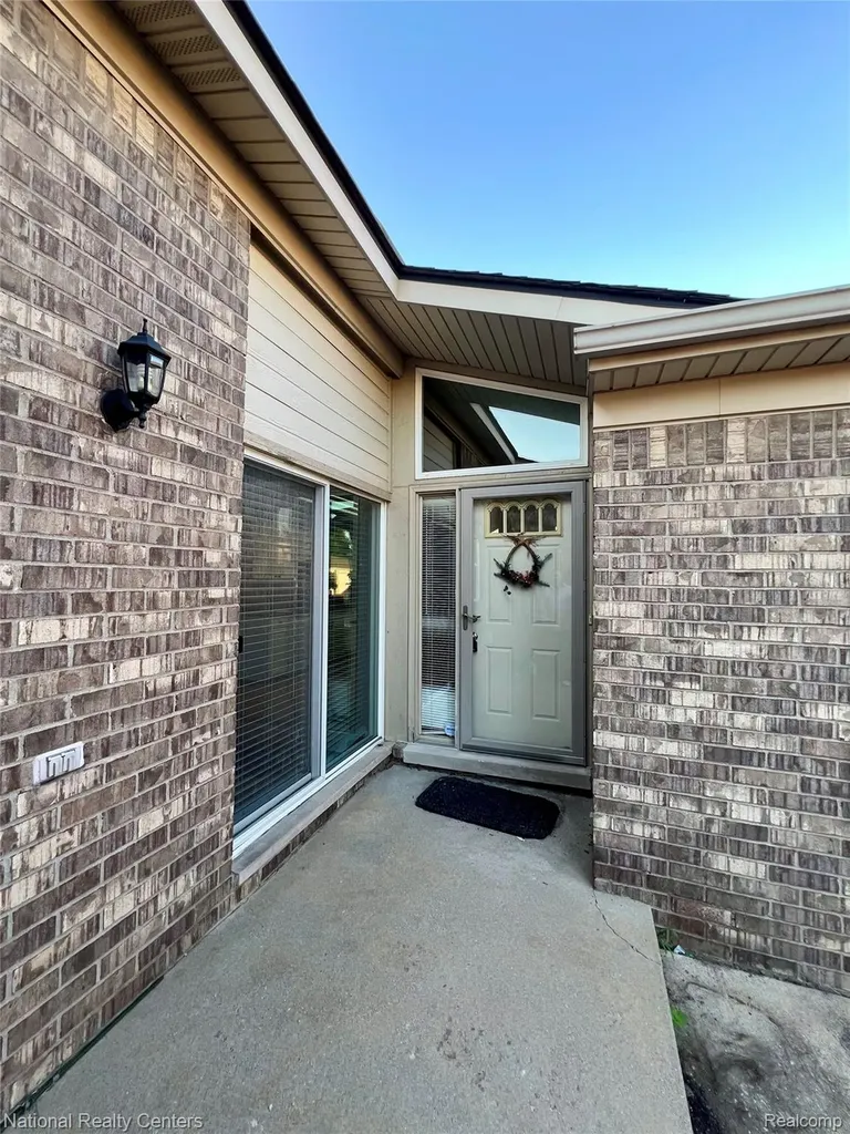 50314 Paradise Court Macomb Township MI 48044