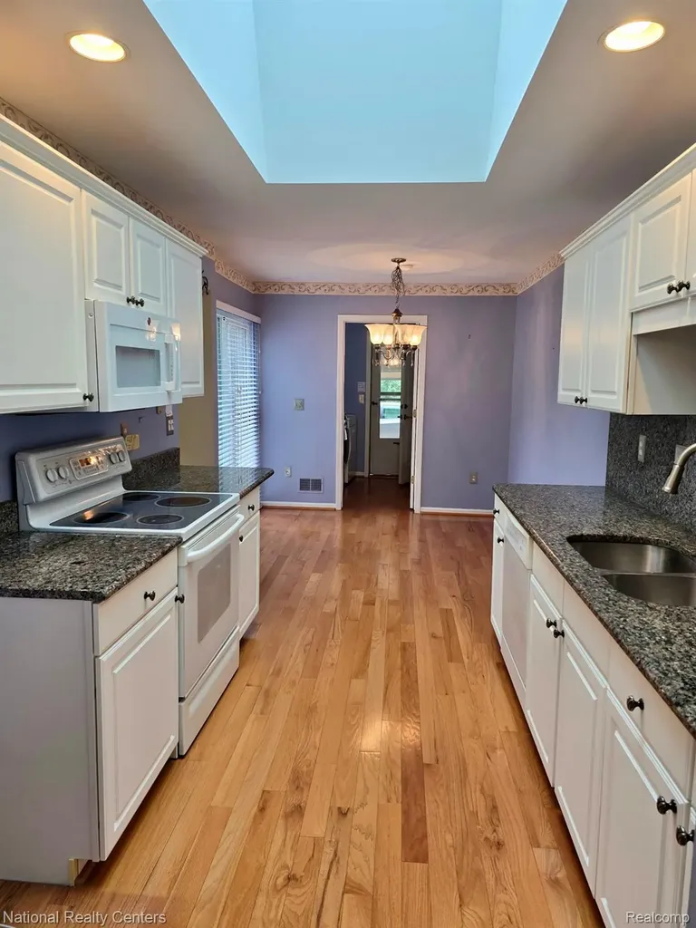 50314 Paradise Court Macomb Township MI 48044