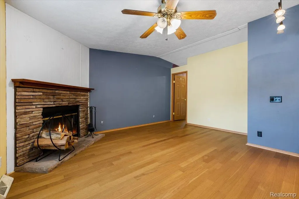 3403 Nottingham Salem Township MI 48167