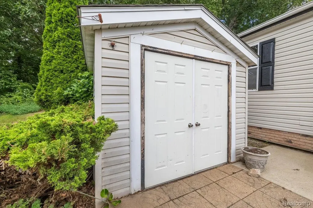 3403 Nottingham Salem Township MI 48167