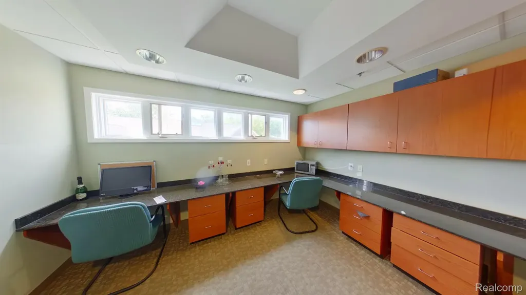 2708 S Rochester Road Rochester Hills City MI 48307