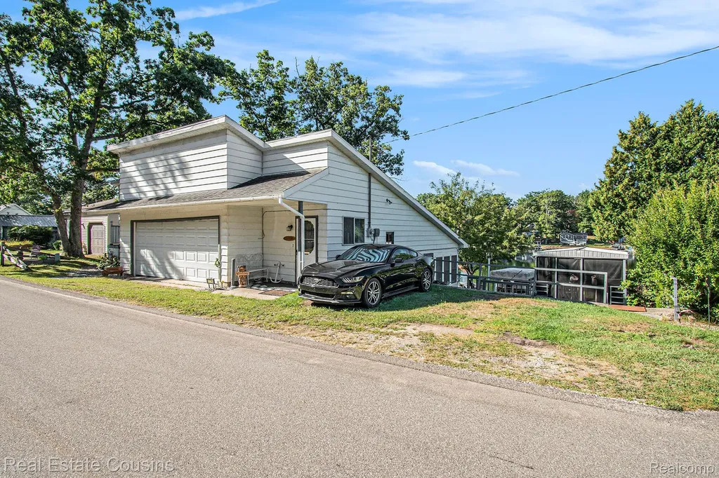 1734 Forest Road Harrison City MI 48625
