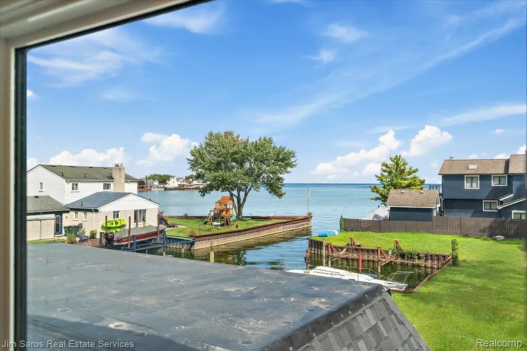 22505 Beach Street St. Clair Shores City MI 48081