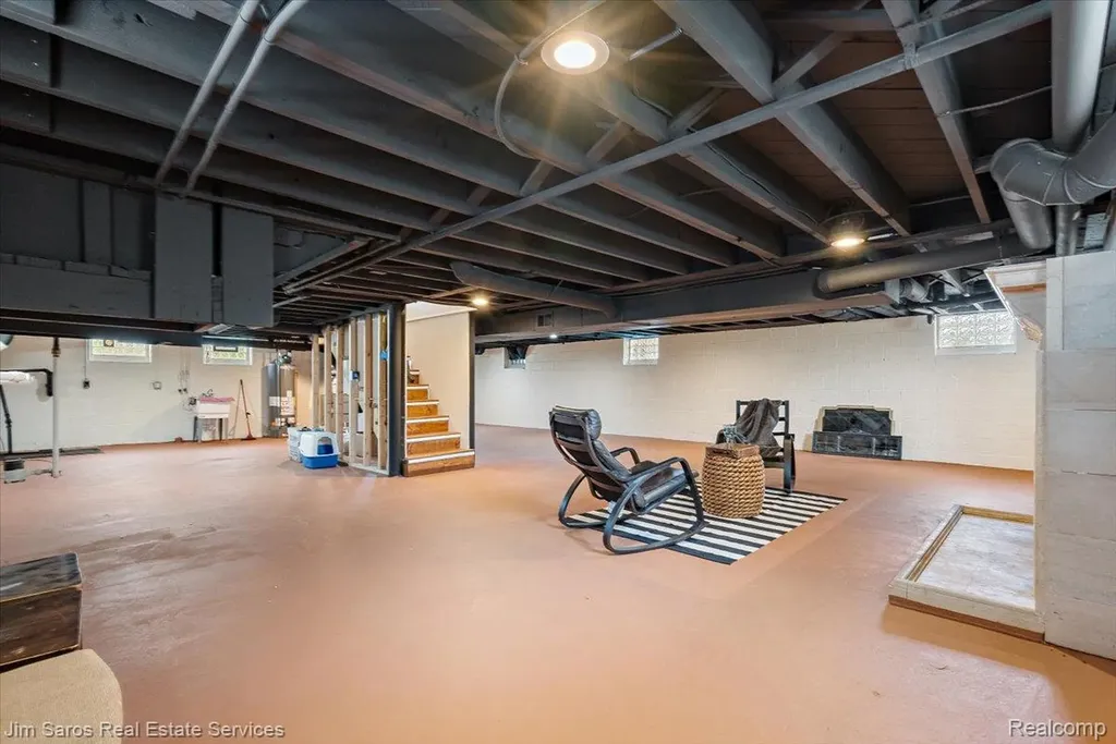22505 Beach Street St. Clair Shores City MI 48081