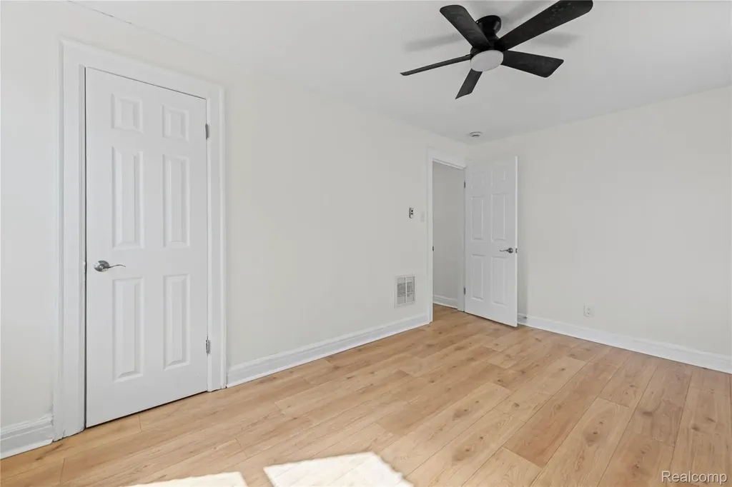 16199 Stansbury Street Detroit City MI 48235