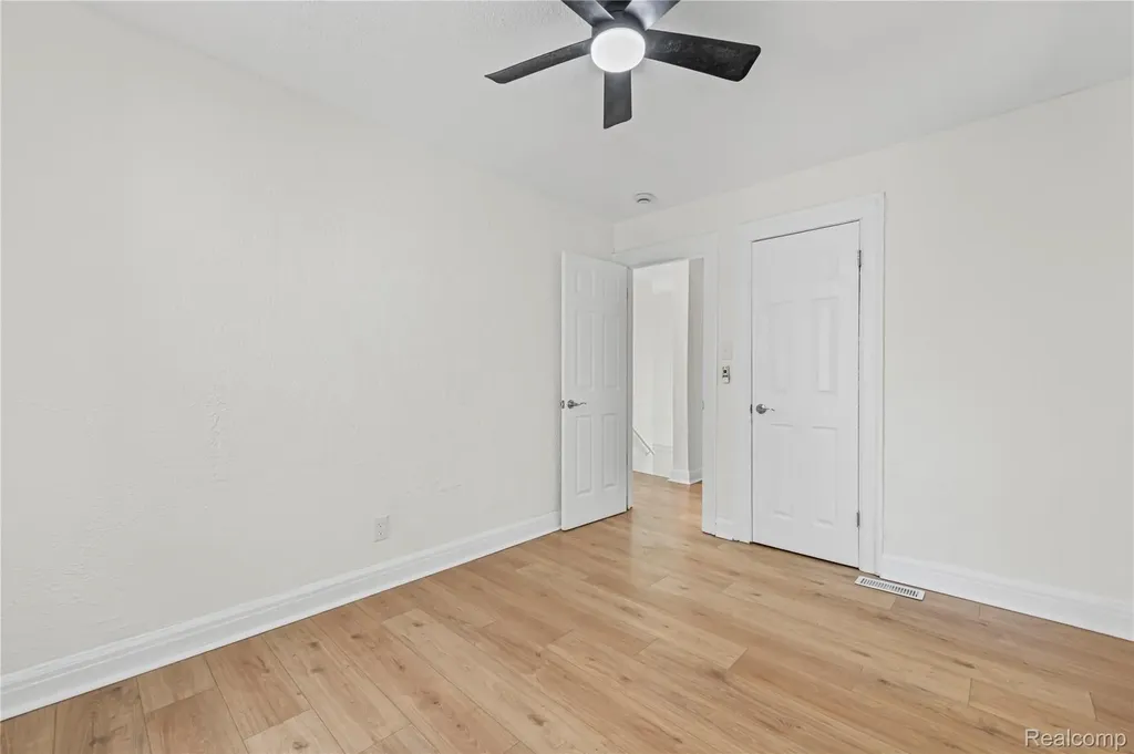16199 Stansbury Street Detroit City MI 48235
