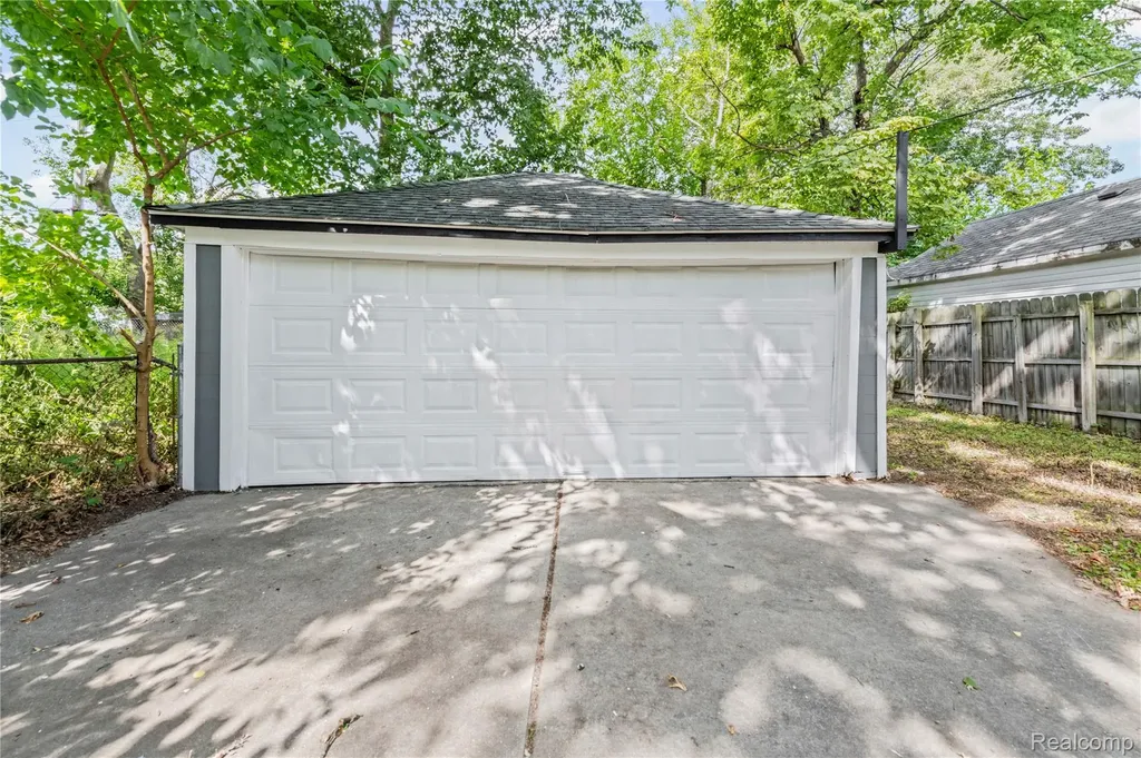 16199 Stansbury Street Detroit City MI 48235