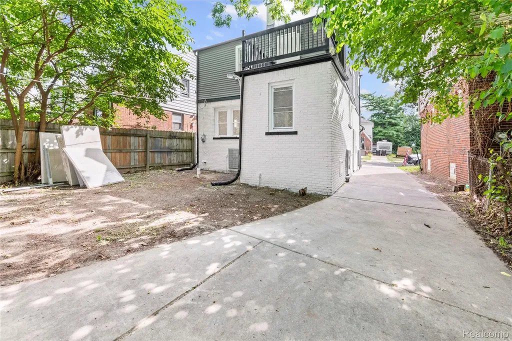 16199 Stansbury Street Detroit City MI 48235